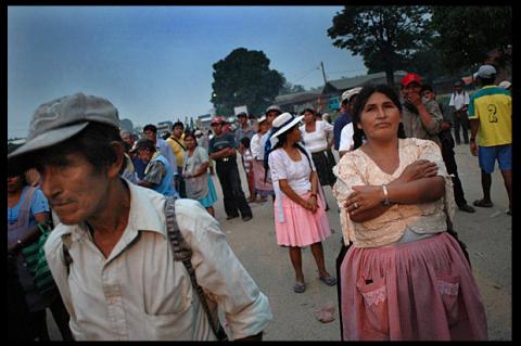 Marcha de Movimientos Sociales, campesinos, obreros, a Santa Cruz en defensa de la democracia, Bolivia septiembre 2008