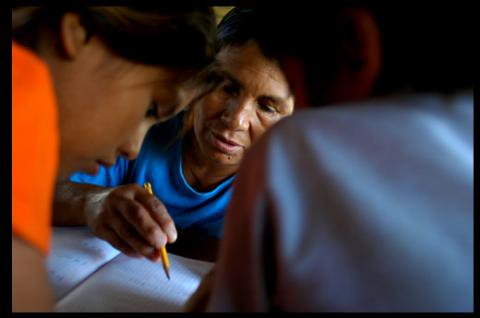 PLAN DE ALFABTEZACION , A VECES LOS PEQUEÑOS ENSENAN A LOS GRANDES, BOLIVIA 2008.