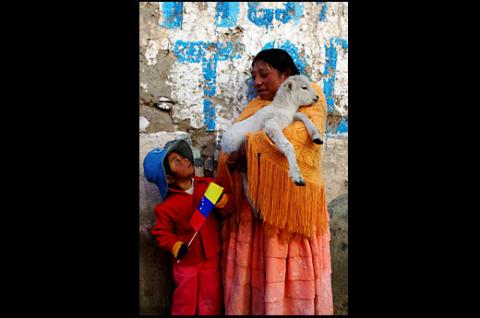 ACTO DE DECLARATORIA DE " MUNICIPIO LIBRE DE ANALFABETISMO" PUKARANI LA PAZ BOLIVIA 2008.